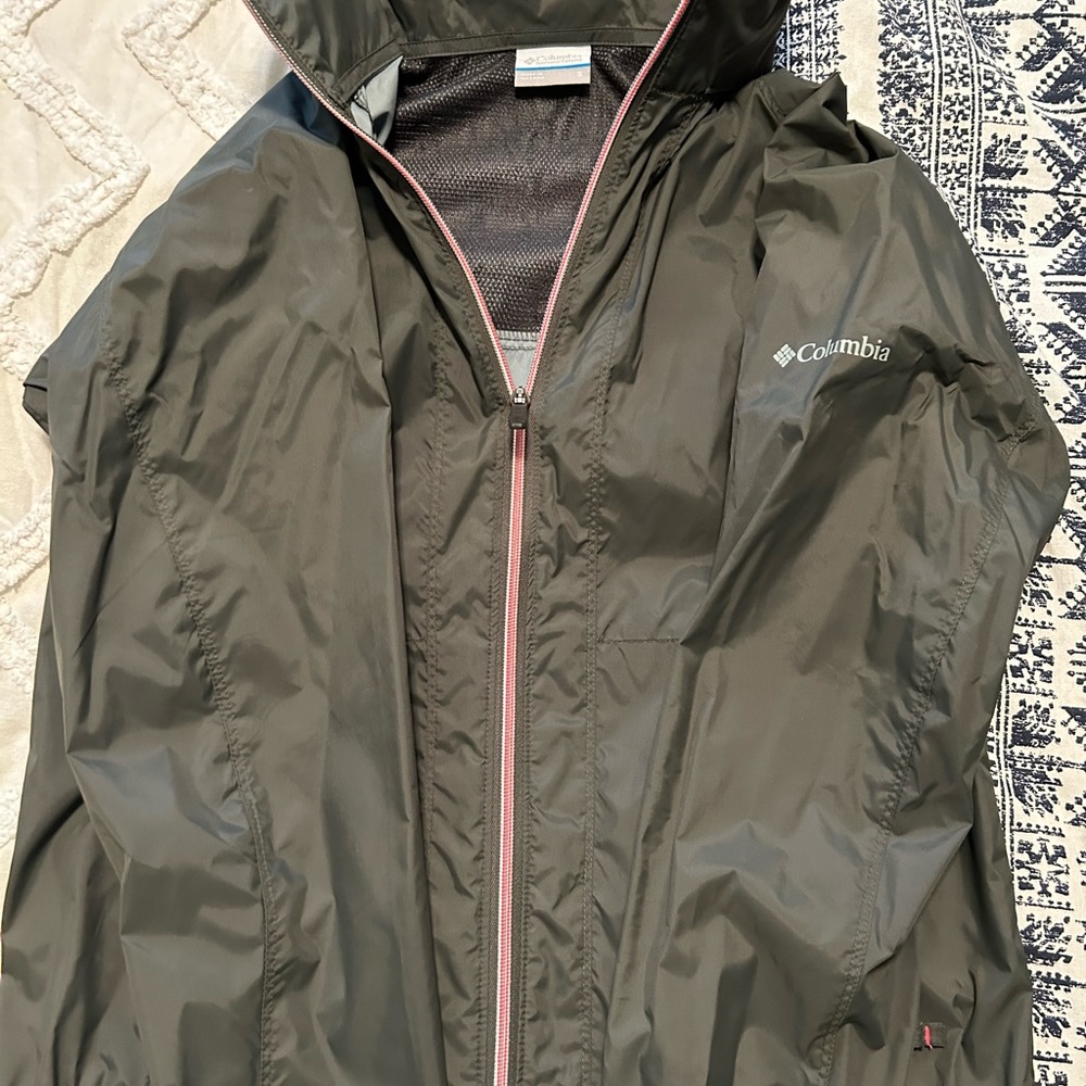 Hunter green Columbia rain jacket, size small